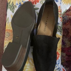 Lucky Brand Mahzan black textured leather shoes. Dressy yet comfy